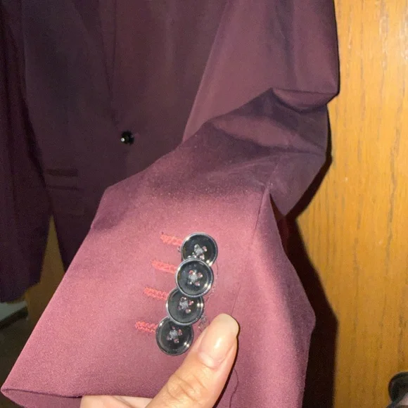 Men's Burgundy Blazer - Classic Two-Button Coat - Picture 4 of 6
